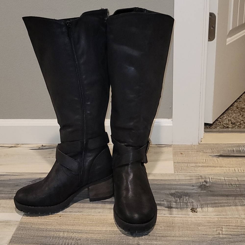 Black knee high wide calf biker boots.